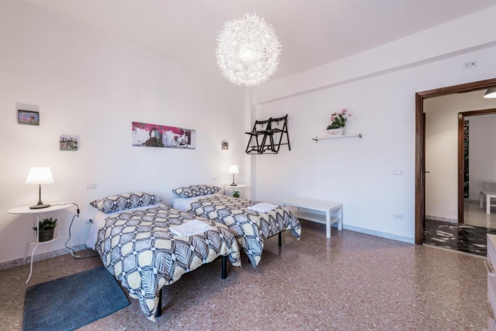 Apartment Red - Youtown Image 12