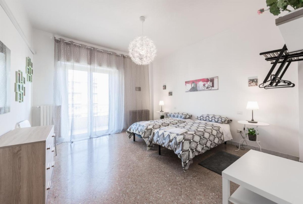 Apartment Red - Youtown Image 13